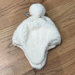 Old Navy Cozy Cream Kids Pom-Pom Hat